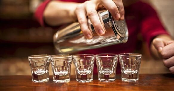 Sustojimai alkoholiui gali būti girta